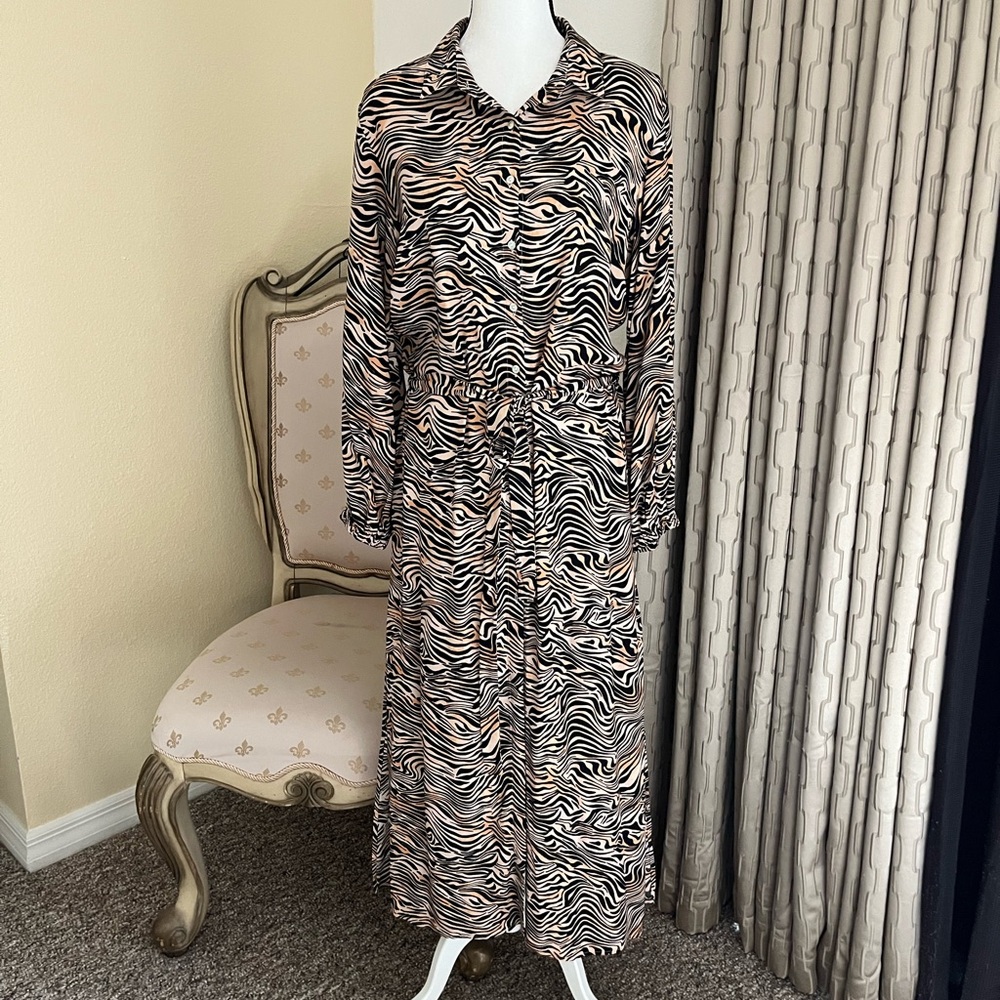 L*Space NWT Avalon Animal Print Button Up Belted L. Sleeve Maxi Dress. Size Med
